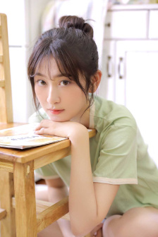 白衣校花和大长腿